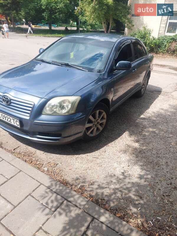 Седан Toyota Avensis 2003 в Львове