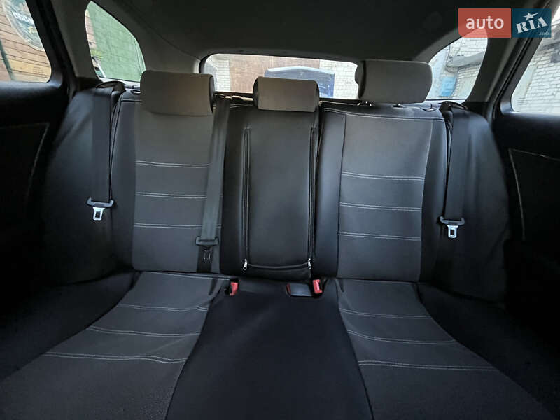 Универсал Toyota Avensis 2011 в Украинке фото 10 Универсал Toyota Avensis 2011 в Украинке