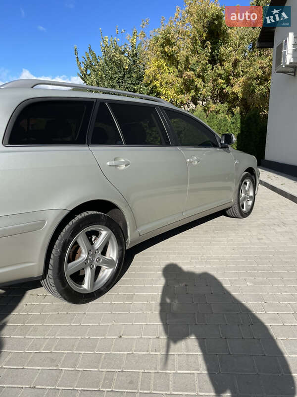 Универсал Toyota Avensis 2007 в Могилев-Подольске