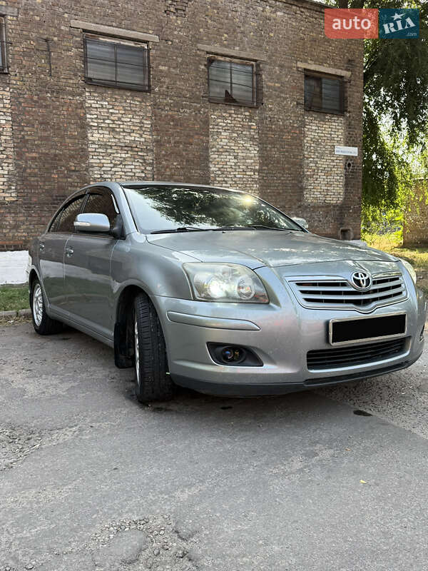 Седан Toyota Avensis 2007 в Запорожье