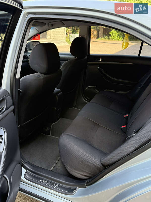 Седан Toyota Avensis 2007 в Запорожье