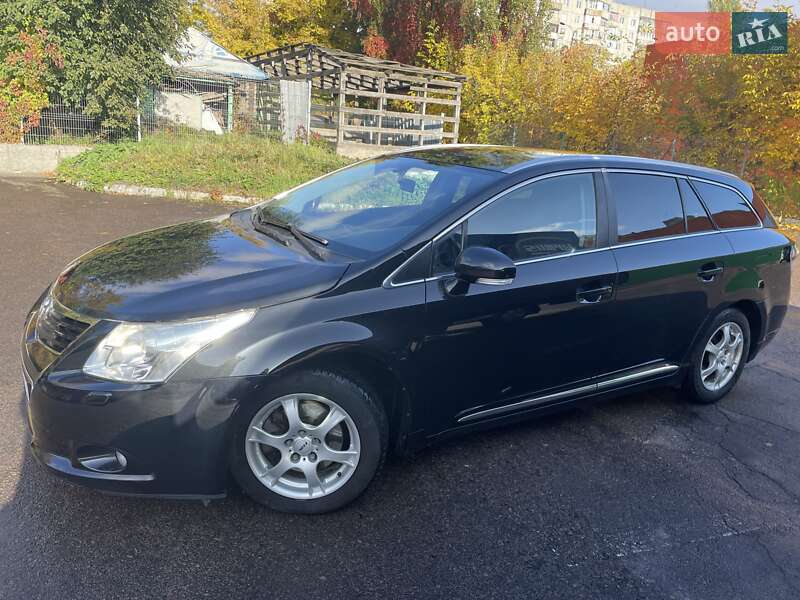 Toyota Avensis 2011