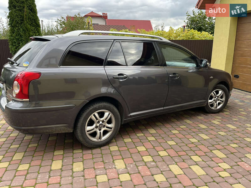 Универсал Toyota Avensis 2006 в Владимире