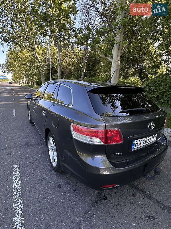 Універсал Toyota Avensis 2011 в Одесі