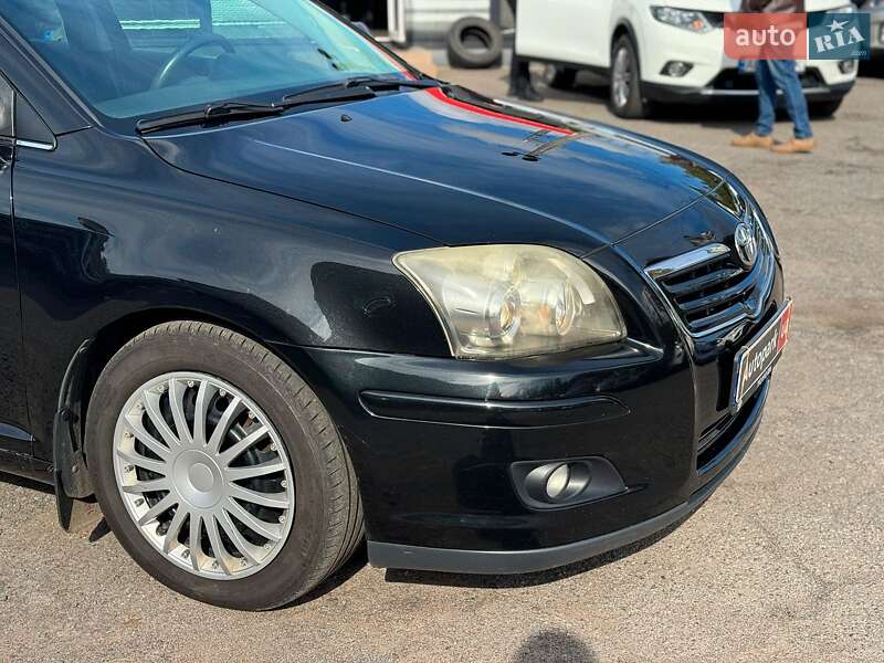 Седан Toyota Avensis 2007 в Виннице