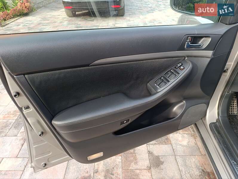 Универсал Toyota Avensis 2007 в Сарнах