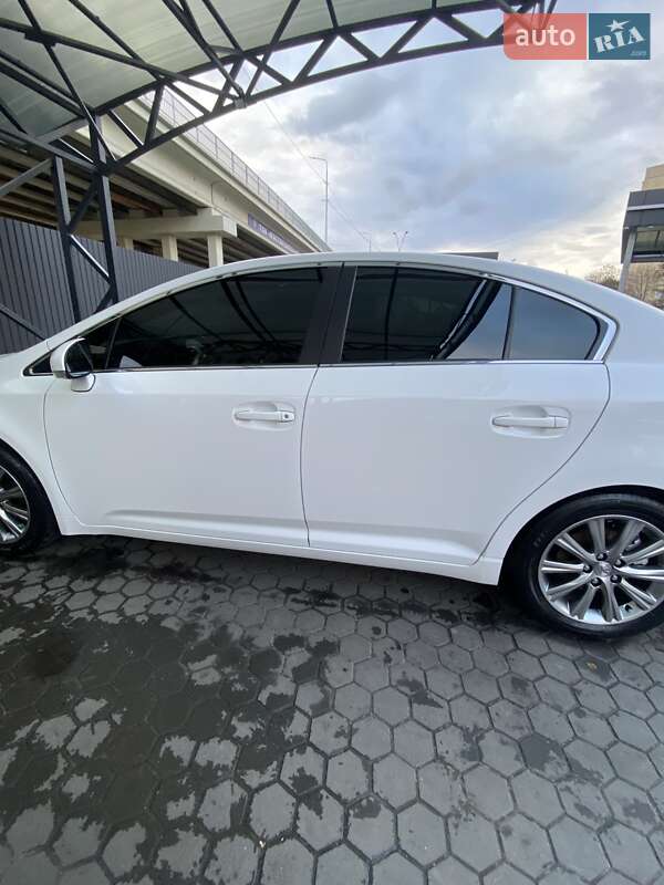Седан Toyota Avensis 2011 в Киеве