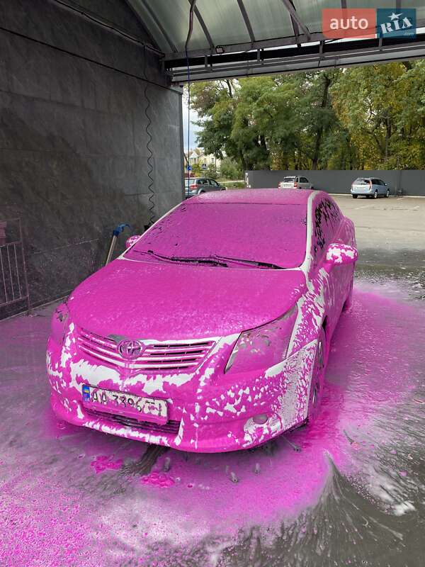 Седан Toyota Avensis 2011 в Киеве