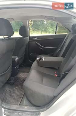 Седан Toyota Avensis 2003 в 