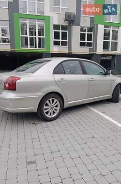 Седан Toyota Avensis 2003 в 