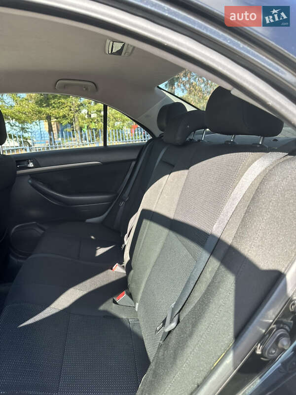 Седан Toyota Avensis 2007 в Одесі