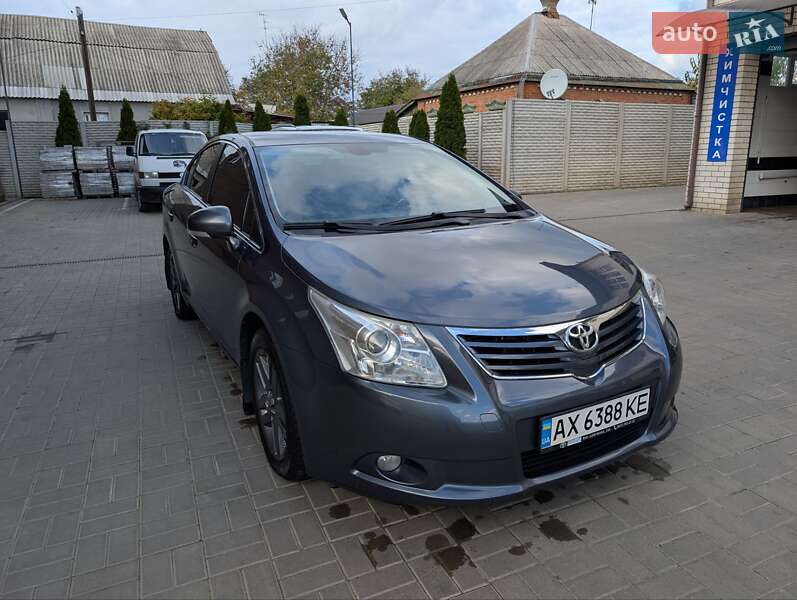 Toyota Avensis 2010