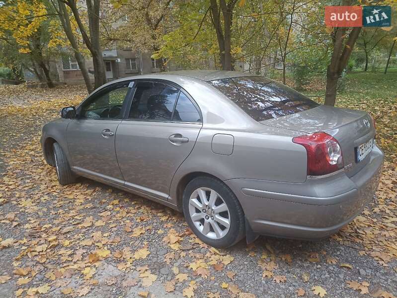 Седан Toyota Avensis 2006 в Чернівцях