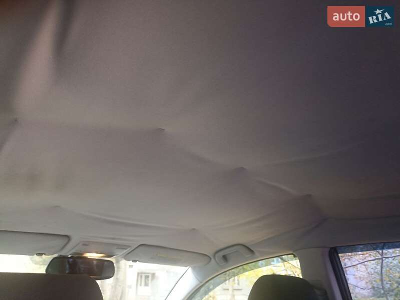 Седан Toyota Avensis 2006 в Чернівцях