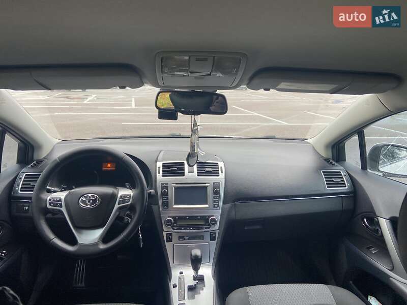 Седан Toyota Avensis 2012 в Житомирі