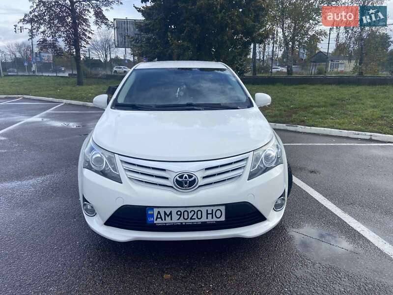 Седан Toyota Avensis 2012 в Житомирі