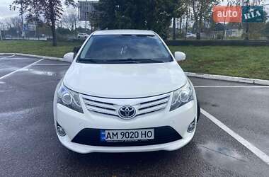 Седан Toyota Avensis 2012 в 