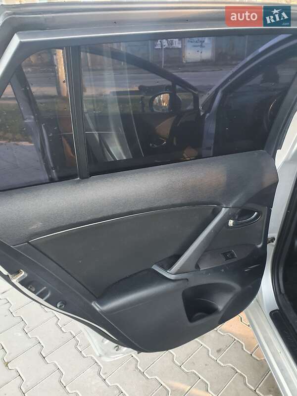 Універсал Toyota Avensis 2009 в Чернівцях