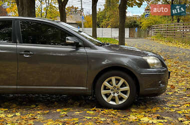 Седан Toyota Avensis 2008 в 