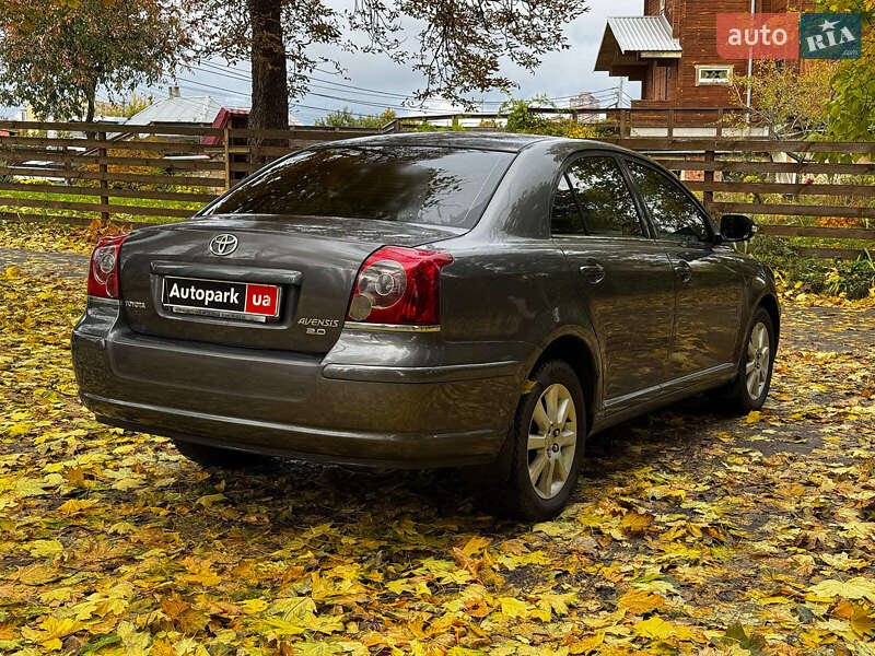 Седан Toyota Avensis 2008 в Киеве