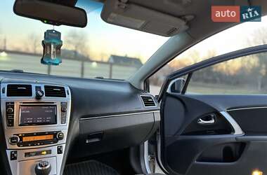 Универсал Toyota Avensis 2012 в 