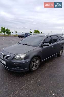 Универсал Toyota Avensis 2006 в Песчаном