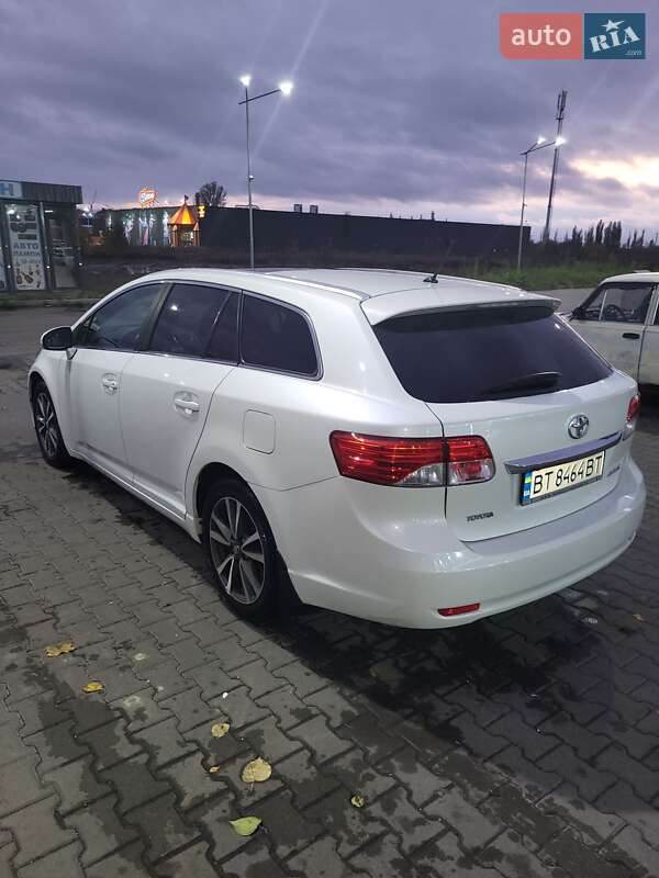 Универсал Toyota Avensis 2015 в Киеве фото 11 Универсал Toyota Avensis 2015 в Киеве