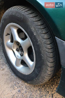 Лифтбек Toyota Avensis 1998 в 