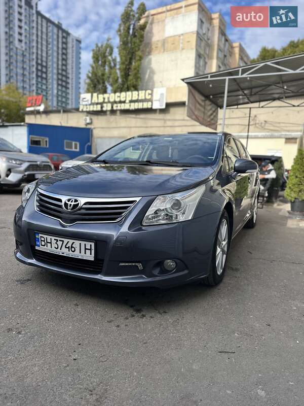 Toyota Avensis 2010