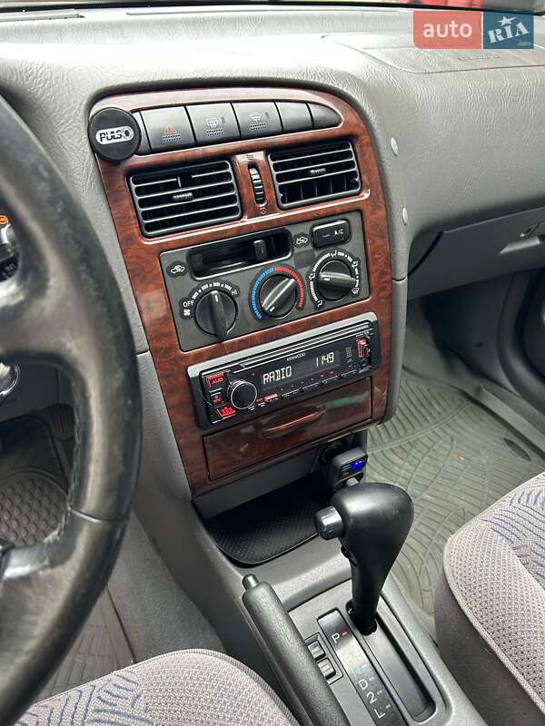 Седан Toyota Avensis 1999 в Одессе