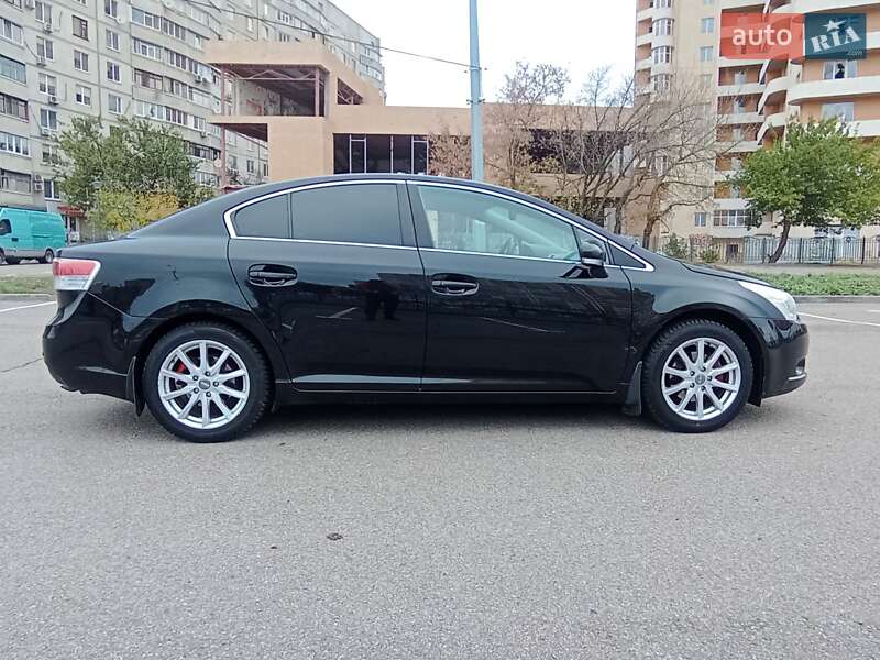 Седан Toyota Avensis 2011 в Харькове