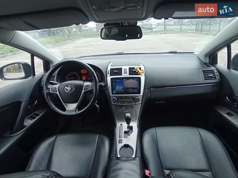 Седан Toyota Avensis 2011 в Харькове