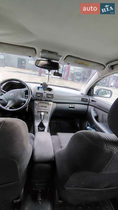 Універсал Toyota Avensis 2003 в Львові