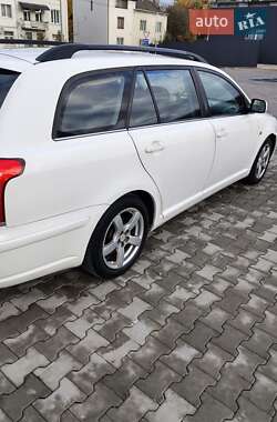 Универсал Toyota Avensis 2003 в  фото 12 Универсал Toyota Avensis 2003 в