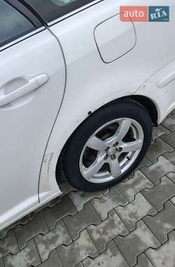 Универсал Toyota Avensis 2003 в  фото 16 Универсал Toyota Avensis 2003 в