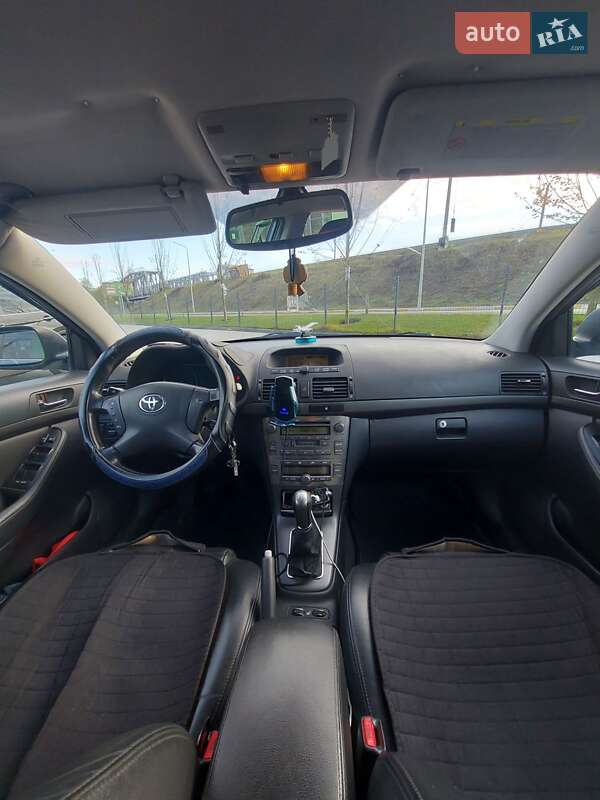 Универсал Toyota Avensis 2004 в Киеве фото 3 Универсал Toyota Avensis 2004 в Киеве
