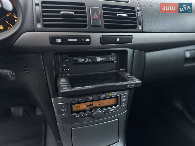 Лифтбек Toyota Avensis 2007 в Виннице