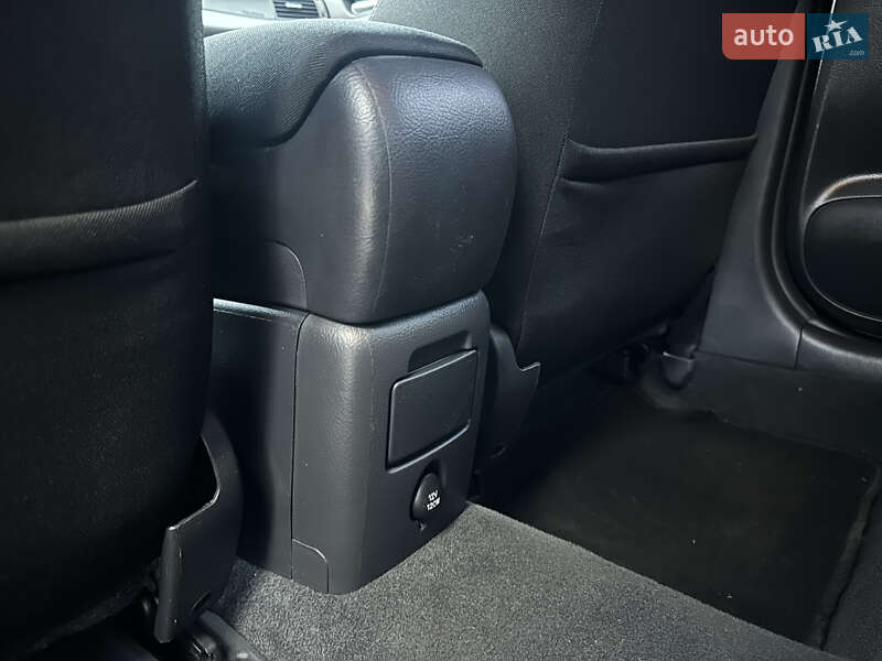 Лифтбек Toyota Avensis 2007 в Виннице