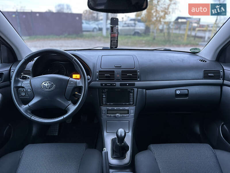 Лифтбек Toyota Avensis 2007 в Виннице