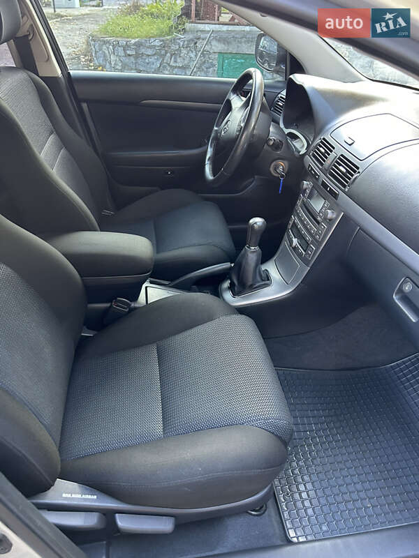 Седан Toyota Avensis 2008 в Сокирянах