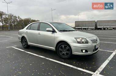 Седан Toyota Avensis 2006 в Дніпрі
