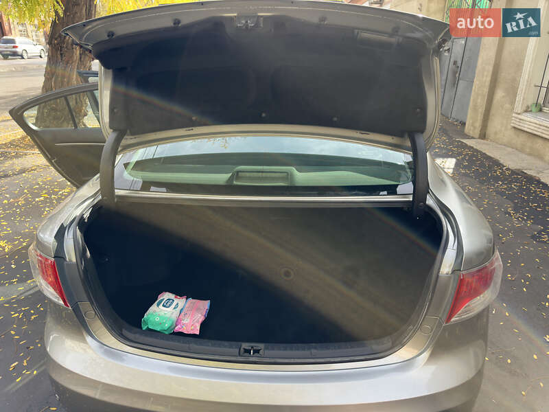 Седан Toyota Avensis 2008 в Одессе