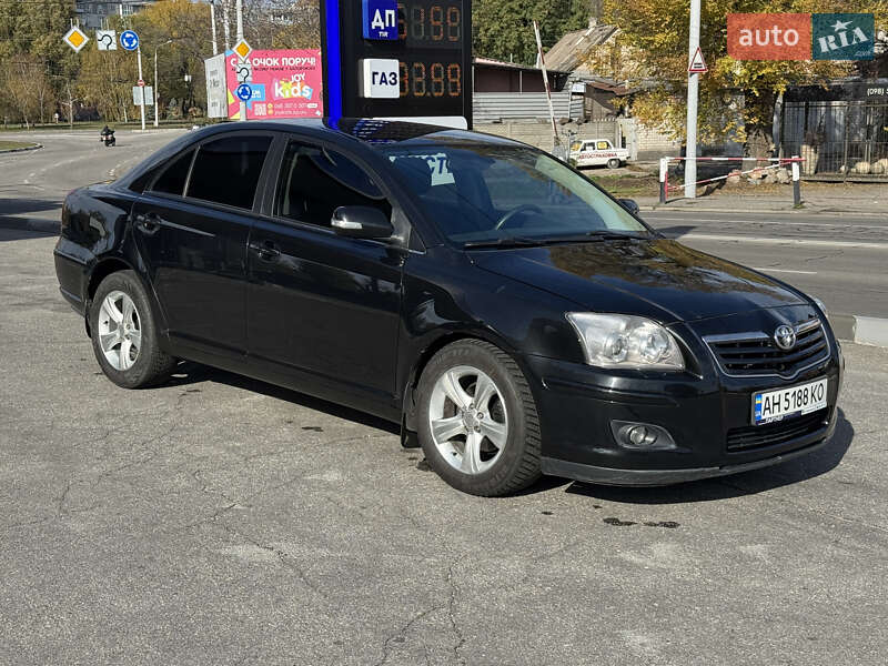 Седан Toyota Avensis 2007 в Запорожье