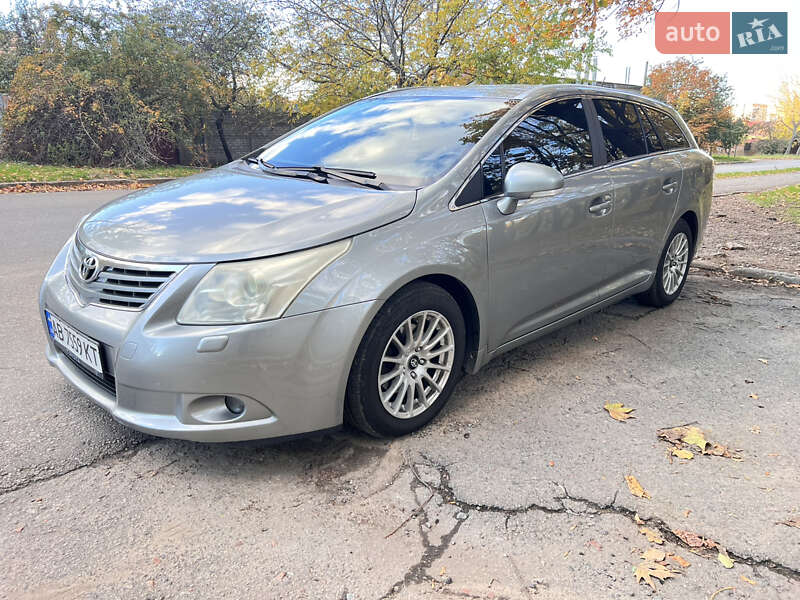Универсал Toyota Avensis 2011 в Николаеве