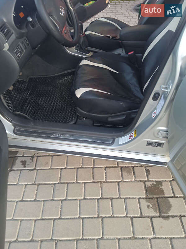 Універсал Toyota Avensis 2006 в Кам'янці-Бузькій