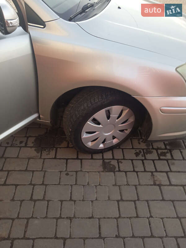 Універсал Toyota Avensis 2006 в Кам'янці-Бузькій