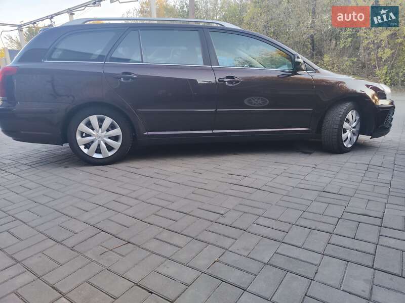 Универсал Toyota Avensis 2007 в Краматорске