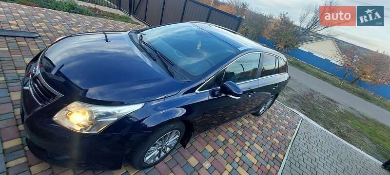 Универсал Toyota Avensis 2010 в Черкассах