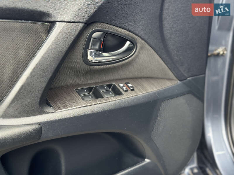 Универсал Toyota Avensis 2009 в Тернополе