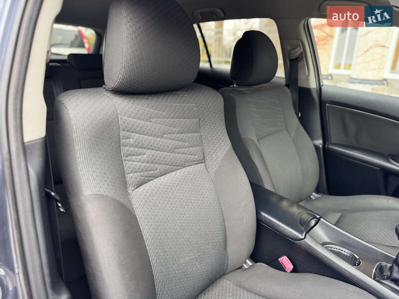 Универсал Toyota Avensis 2009 в Тернополе